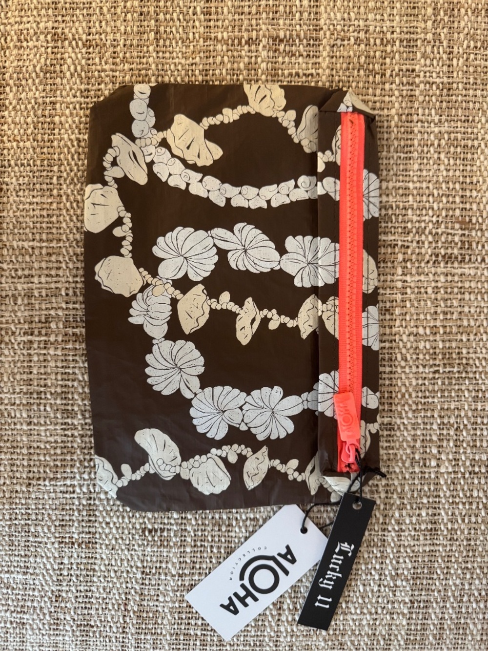 ALOHA Collection Limited Edition Lucky 11 Shell Lei Small Pouch Sold Out NWT